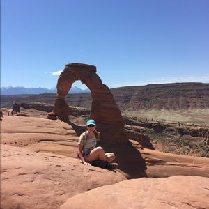 Meet your Posher, Anissa